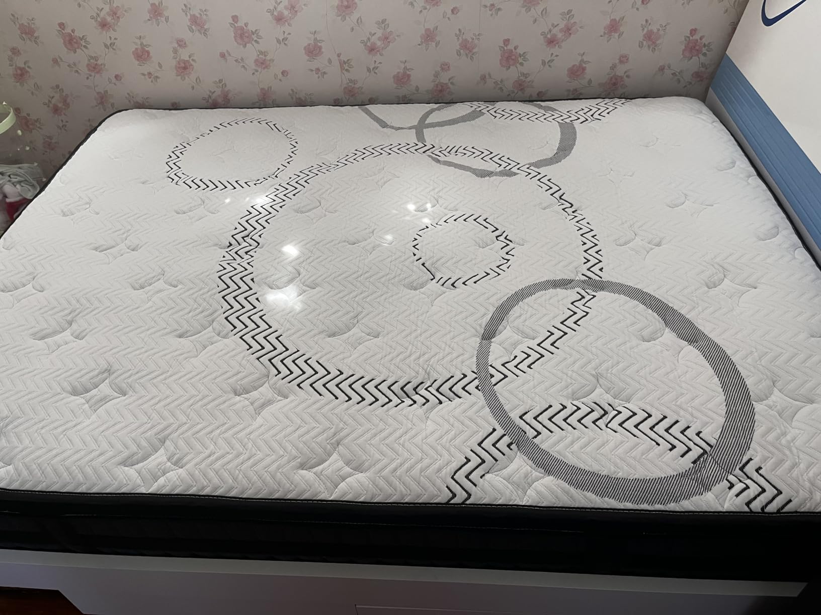 Extra Firm King Size Mattress 10 Inch-Firm Hybrid King Mattress for Supportive Pressure Relief Cooling Gel Memory Foam & Pocketed Coils Fiberglass-Free CertiPUR-US Certified customer photo 1