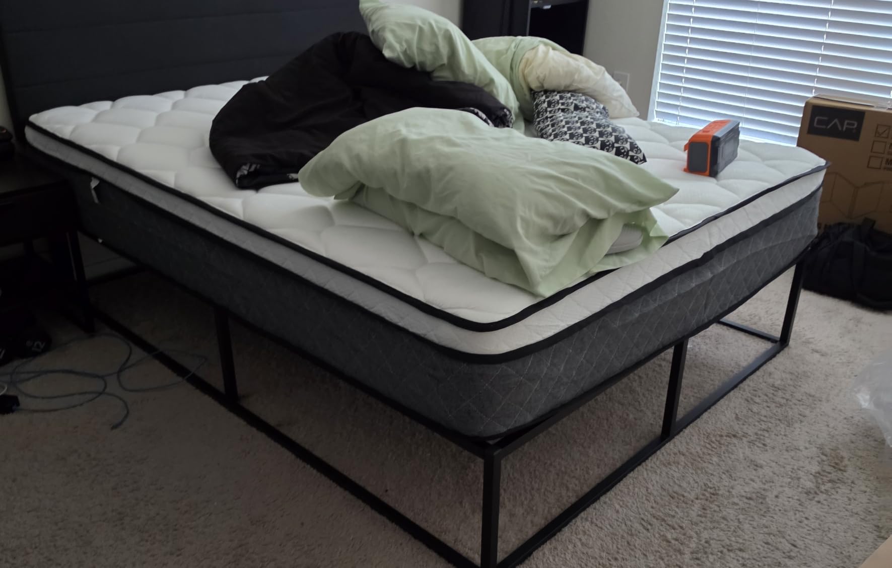Queen Mattress, 12 Inch Cooling Hybrid Queen Size Mattress in a Box | Medium Firm, Cool Gel Foam & Pocket Springs, Motion Isolation, Pressure Relief, CertiPUR-US customer photo 1