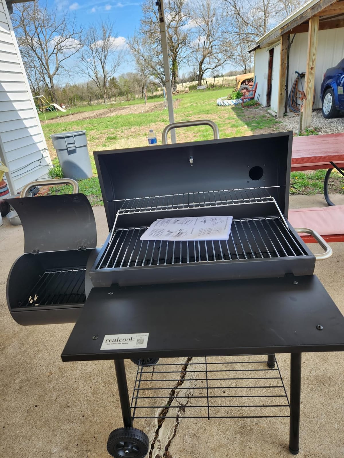Realcook Charcoal Grill with Offset Smoker: Spacious Barrel Charcoal Grills customer photo 1