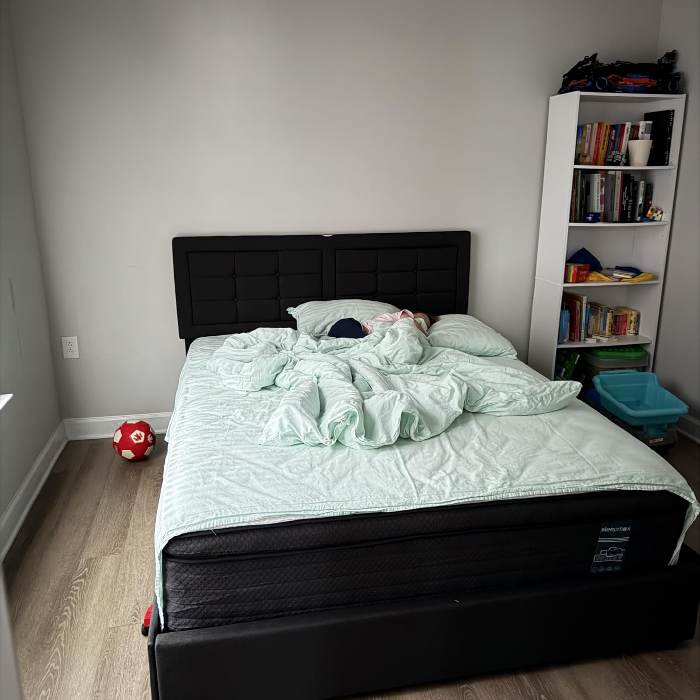 Sleepmax Queen Mattress 14 Inch, Cooling Pain Relief Hybrid Mattresses | Deep Sleep Bed in Box, For Back & Side Sleepers, 365-Night Trial & Forever Warranty, Fiberglass-Free, CertiPUR-US Certified customer photo 1