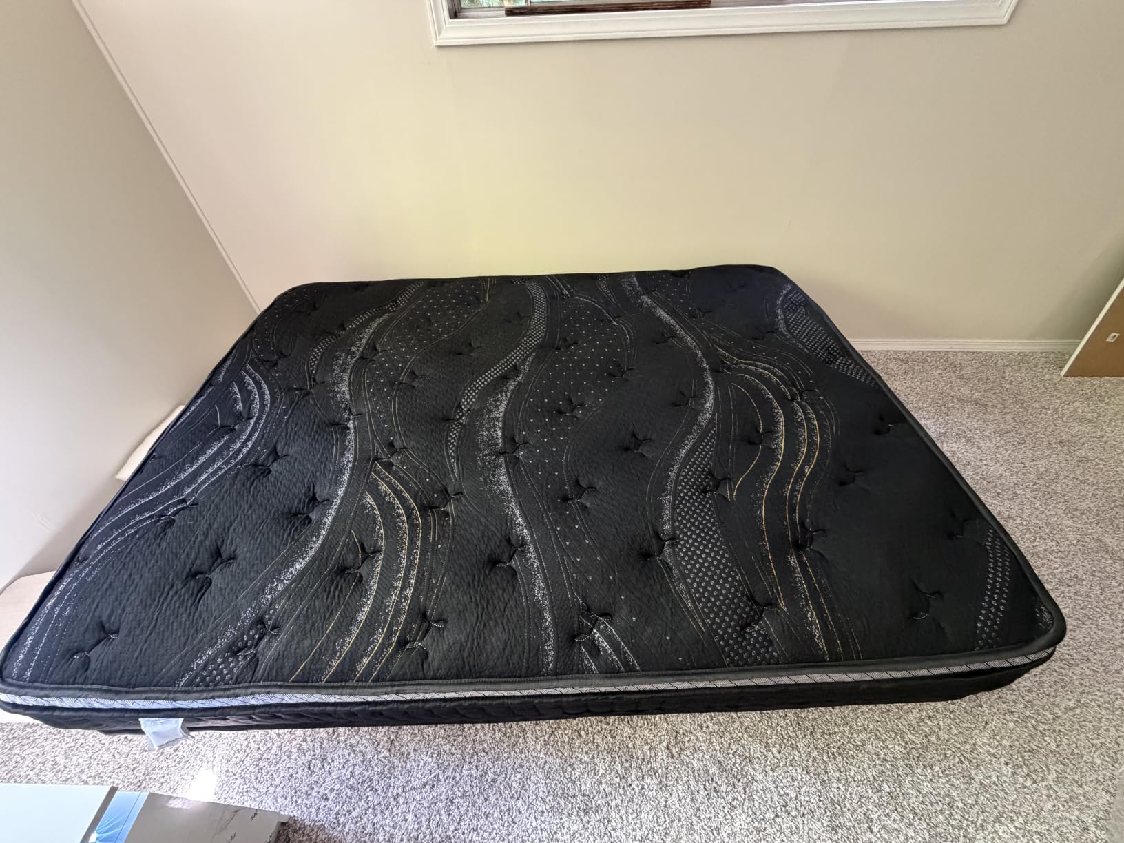 14 Inch Queen Size Mattress, Upgraded Luxury Hybrid Queen Mattress In A Box with 7-Zone Support for Cool Night & Pressure Relief, Fiberglass Free, 365 Nights Trial, 10 Years Warranty, Medium Firm customer photo 2
