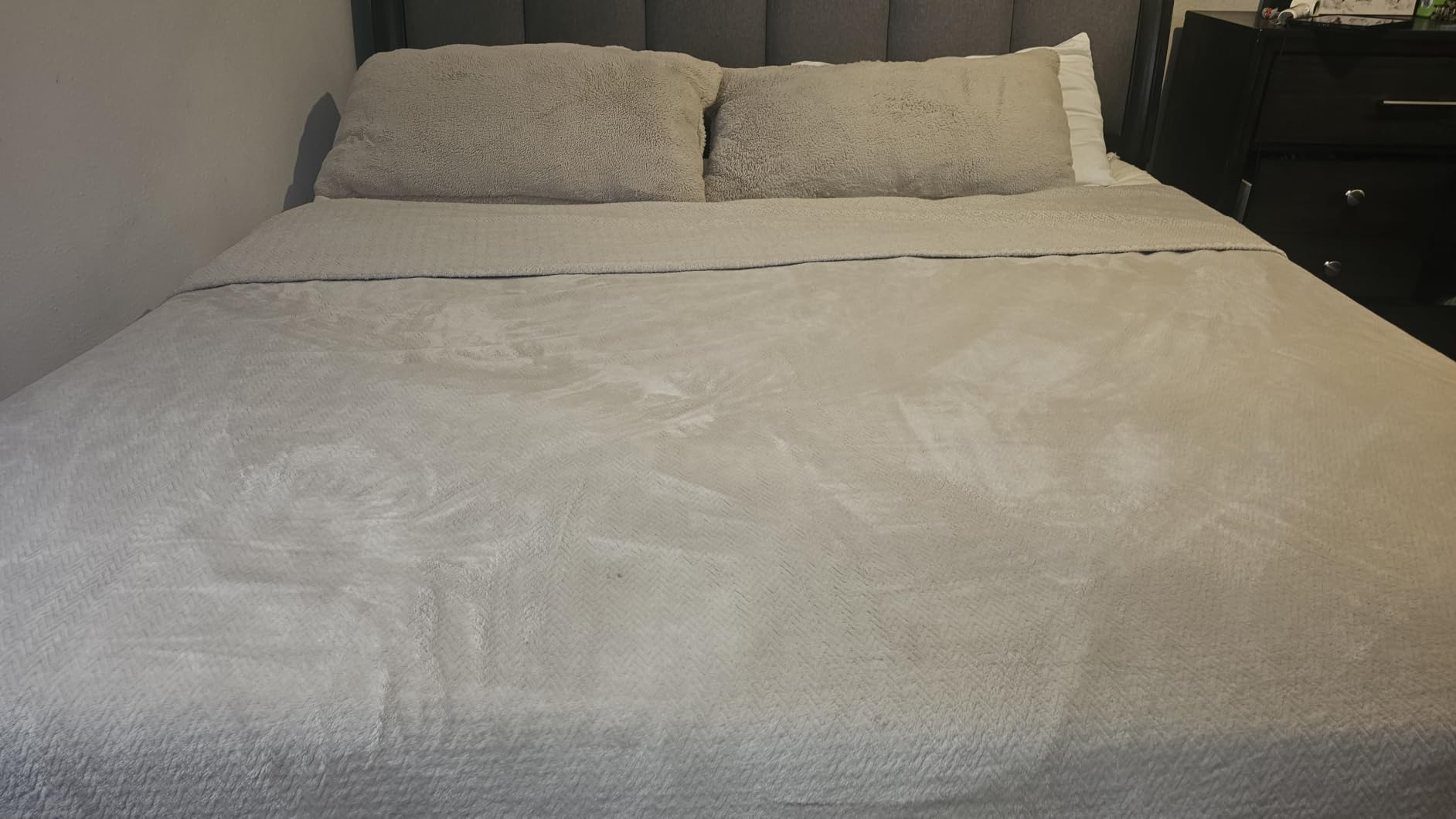 Avenco Queen Size Mattress 12 inch, Queen Hybrid Mattress in a Box | Individual Pocket Coils & Cooling Gel Memory Foam, Motion Isolation, Pressure Relief, CertiPUR-US Certified, Medium Firm customer photo 2