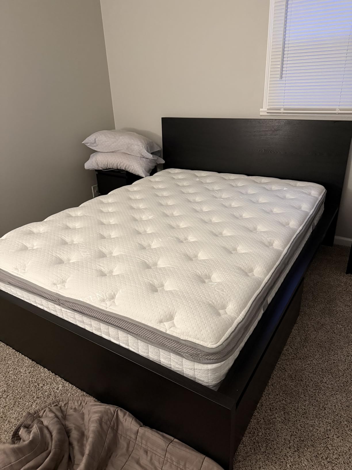 Queen Mattress, 12 Inch Hybrid Queen Mattress in a Box, Memory Foam & Individual Pocket Springs, Medium Firm, Motion Isolation, Ideal for All Sleep Positions, CertiPUR-US Certified customer photo 2