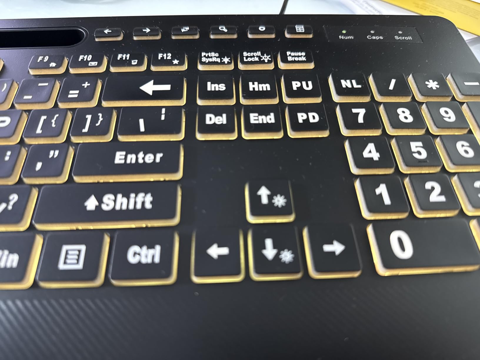 SABLUTE Large Print Computer Keyboard, Wired with Wrist Rest(Yellow+Black) customer photo 2