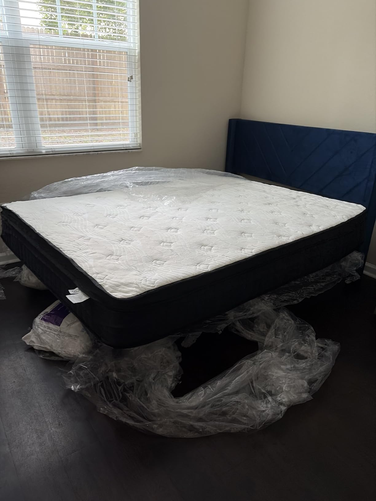 Queen Mattress, Mattress Queen Size in a Box, Queen Size Mattress 12 inch Medium Firm with Individually Pocket Coils Springs, Motion Isolation, Edge Support customer photo 2