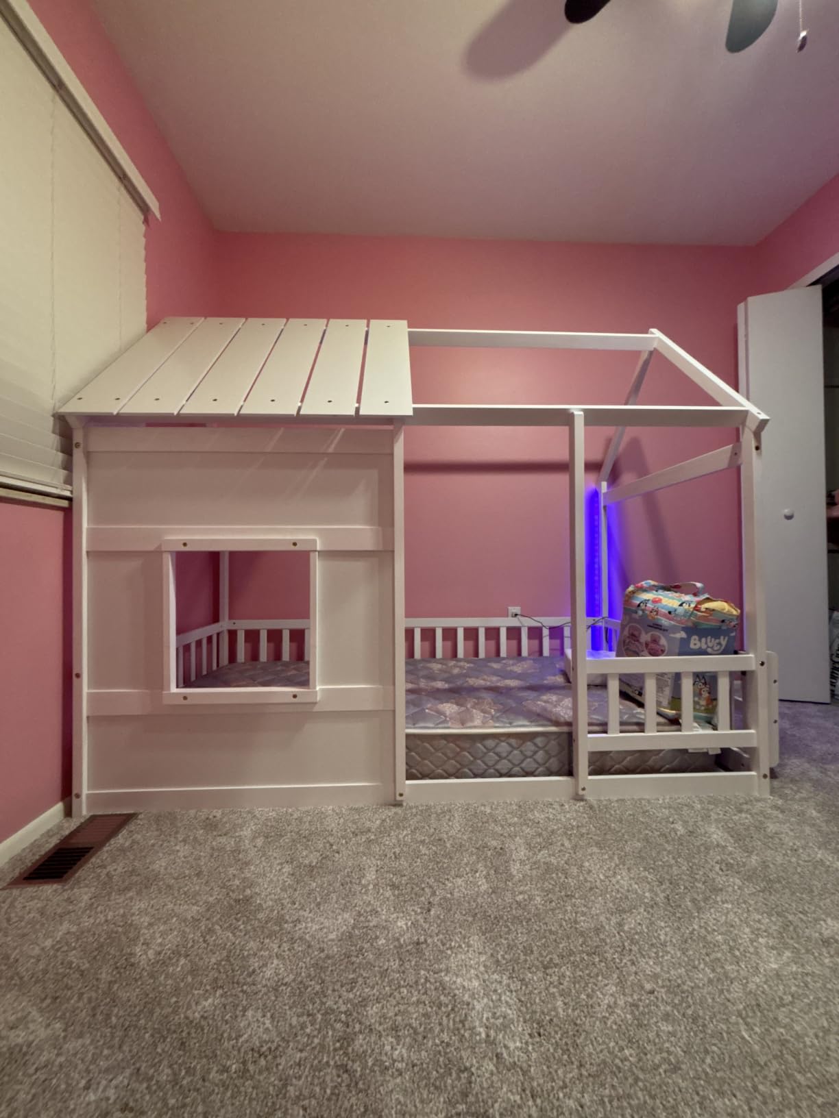 Twin House Bed with LED Light and Bookcase, White House Bed for Kids with Rails, Roof and Window, Wood Twin Montessori Floor Beds for Girls & Boys, Playhouse Beds, White customer photo 2