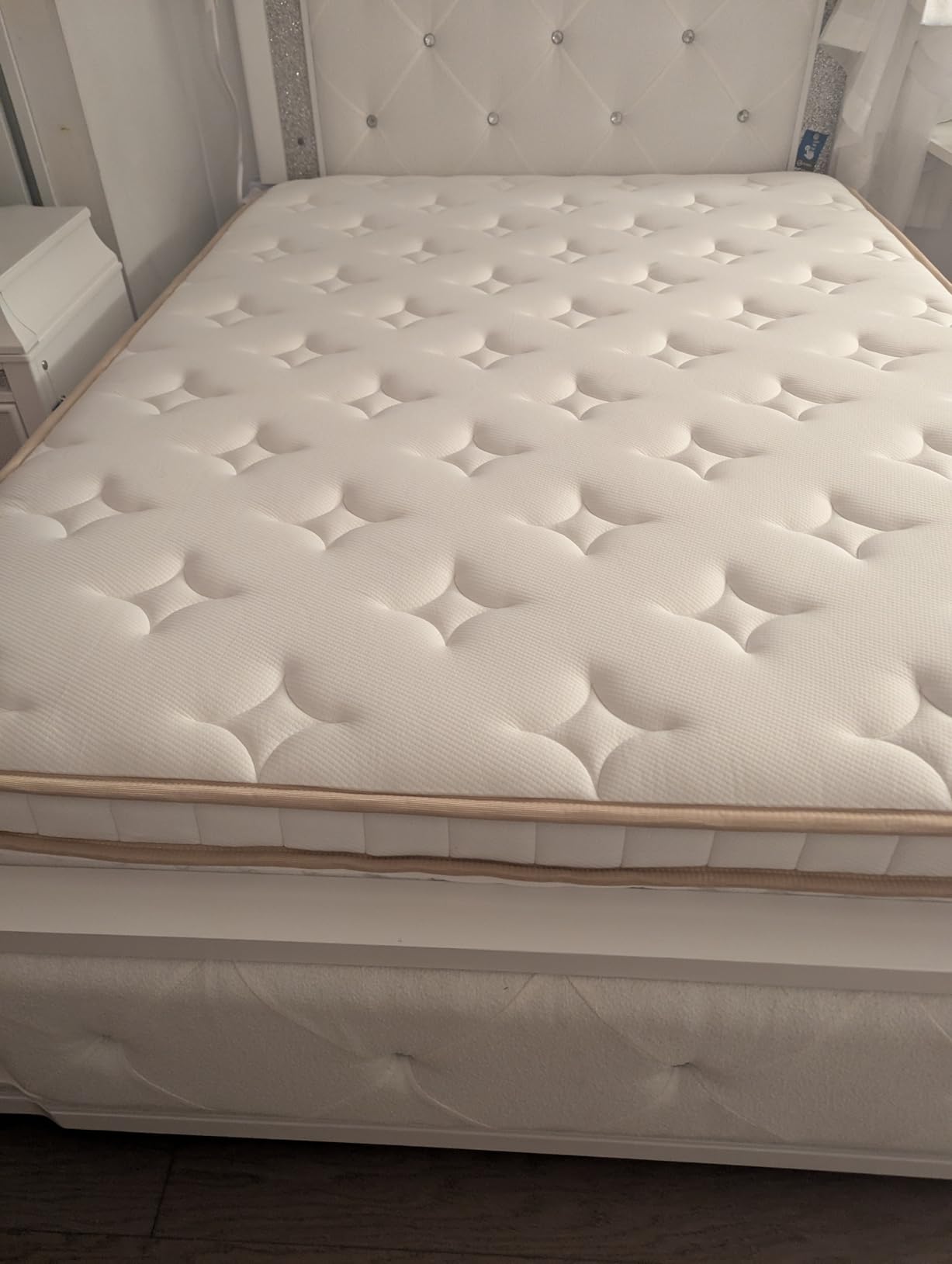 BedStory Firm King Mattress - 14 Inch Hybrid King Size Mattress with Low Motion Transfer and Orthopedic Lumbar Support - CertiPUR-US Certified Non-Toxic Materials customer photo 2