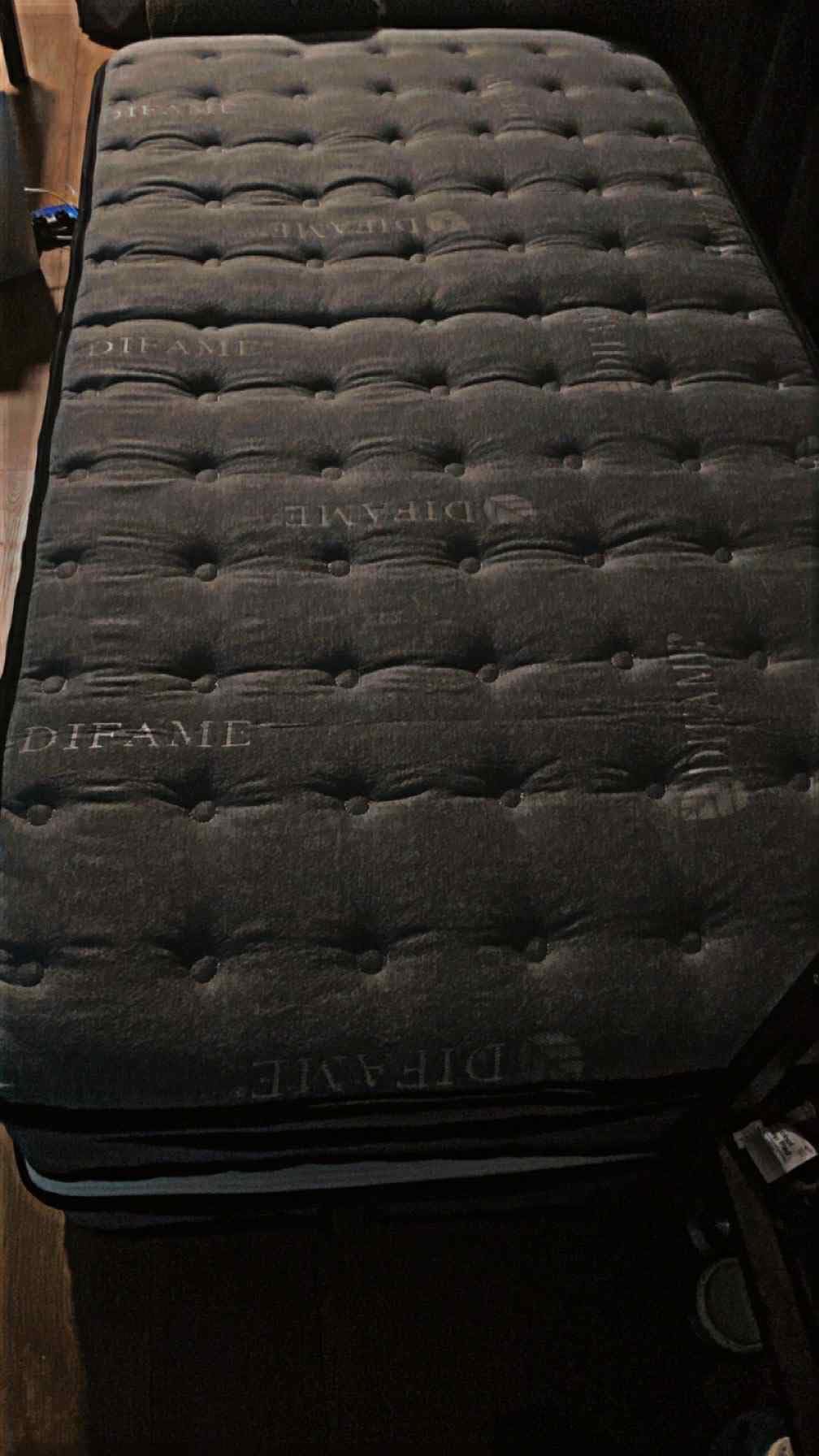 (Luxury Hotel) 18 Inch Hybrid King Size Mattress in a Box, Medium Firm, 2026 Upgraded, Reinforced Edge Support, 7-Zone Support, Cooling Sleep customer photo 2