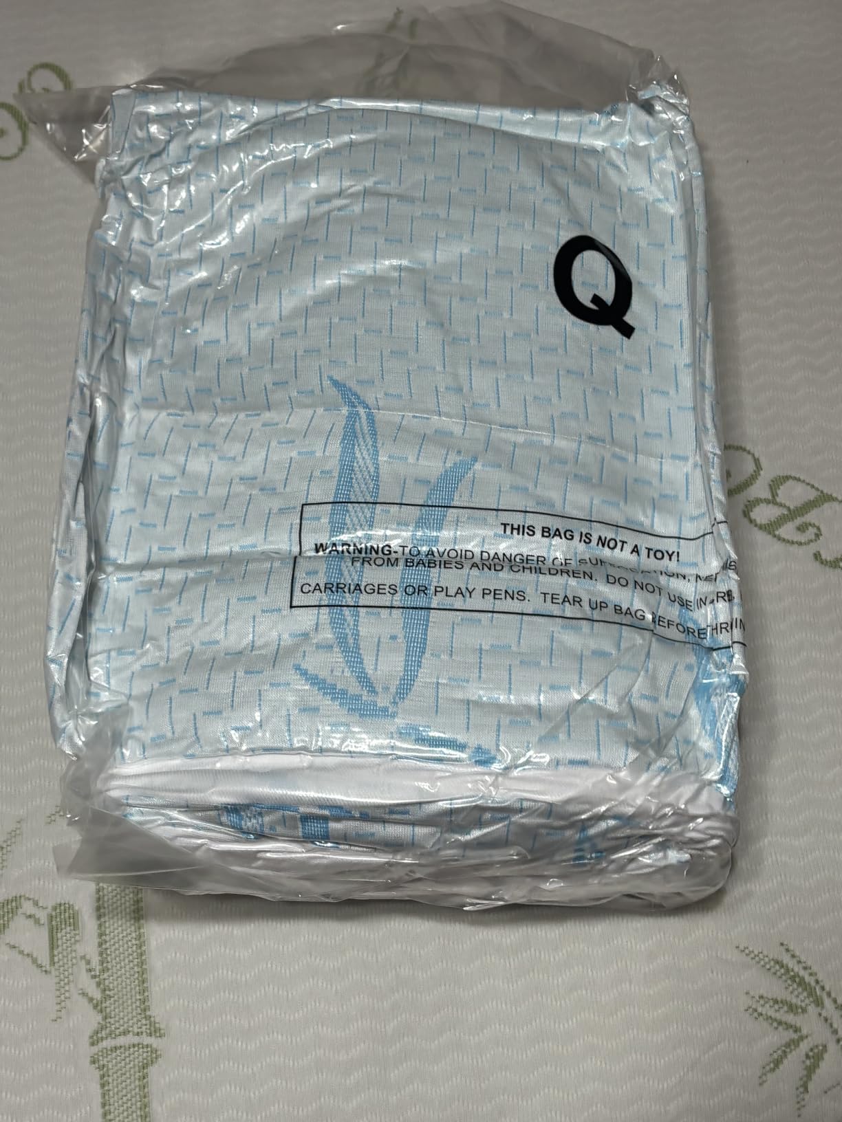 Waterproof Mattress Pad Queen Size, Mattress Topper Cooling for Hot Sleepers Made with Bamboo Viscose, Cloud-Soft Memory Foam Mattress Topper, Pillow Top Mattress Cover with 8-21