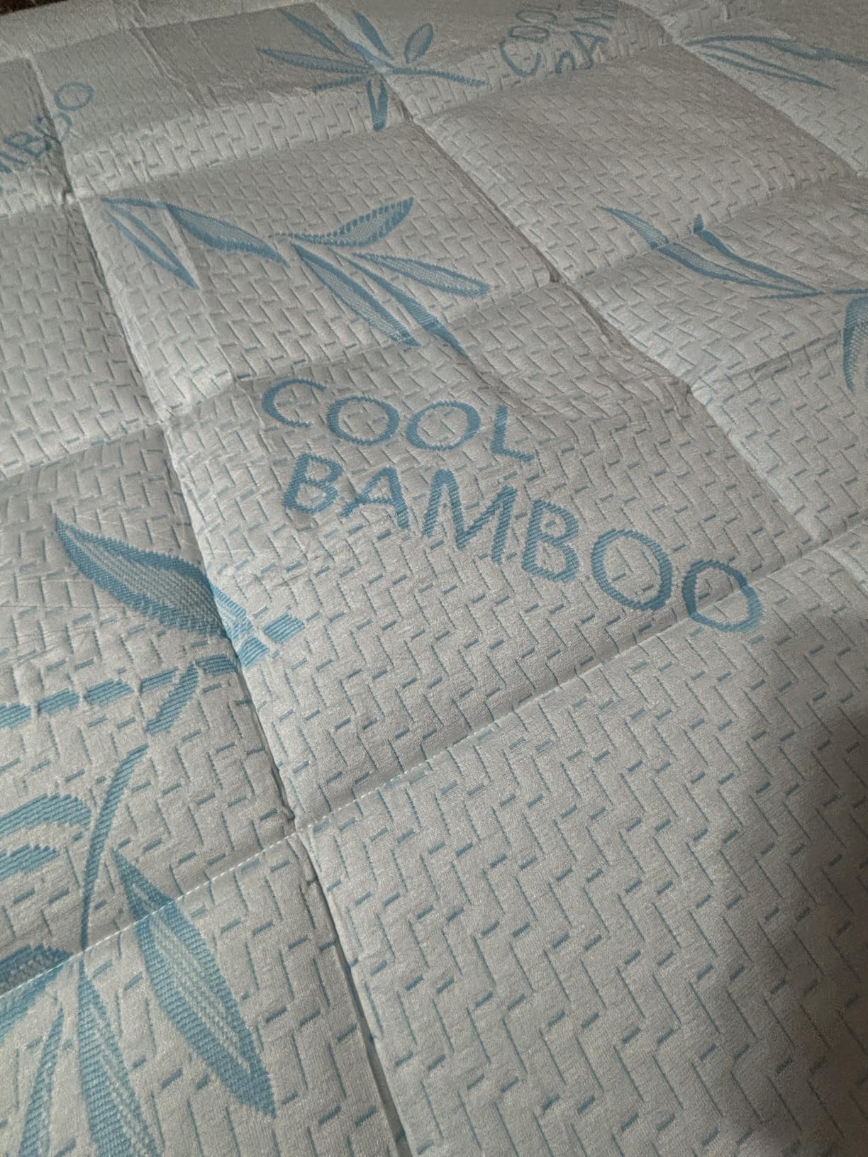 Waterproof Mattress Pad Queen Size, Mattress Topper Cooling for Hot Sleepers Made with Bamboo Viscose, Cloud-Soft Memory Foam Mattress Topper, Pillow Top Mattress Cover with 8-21