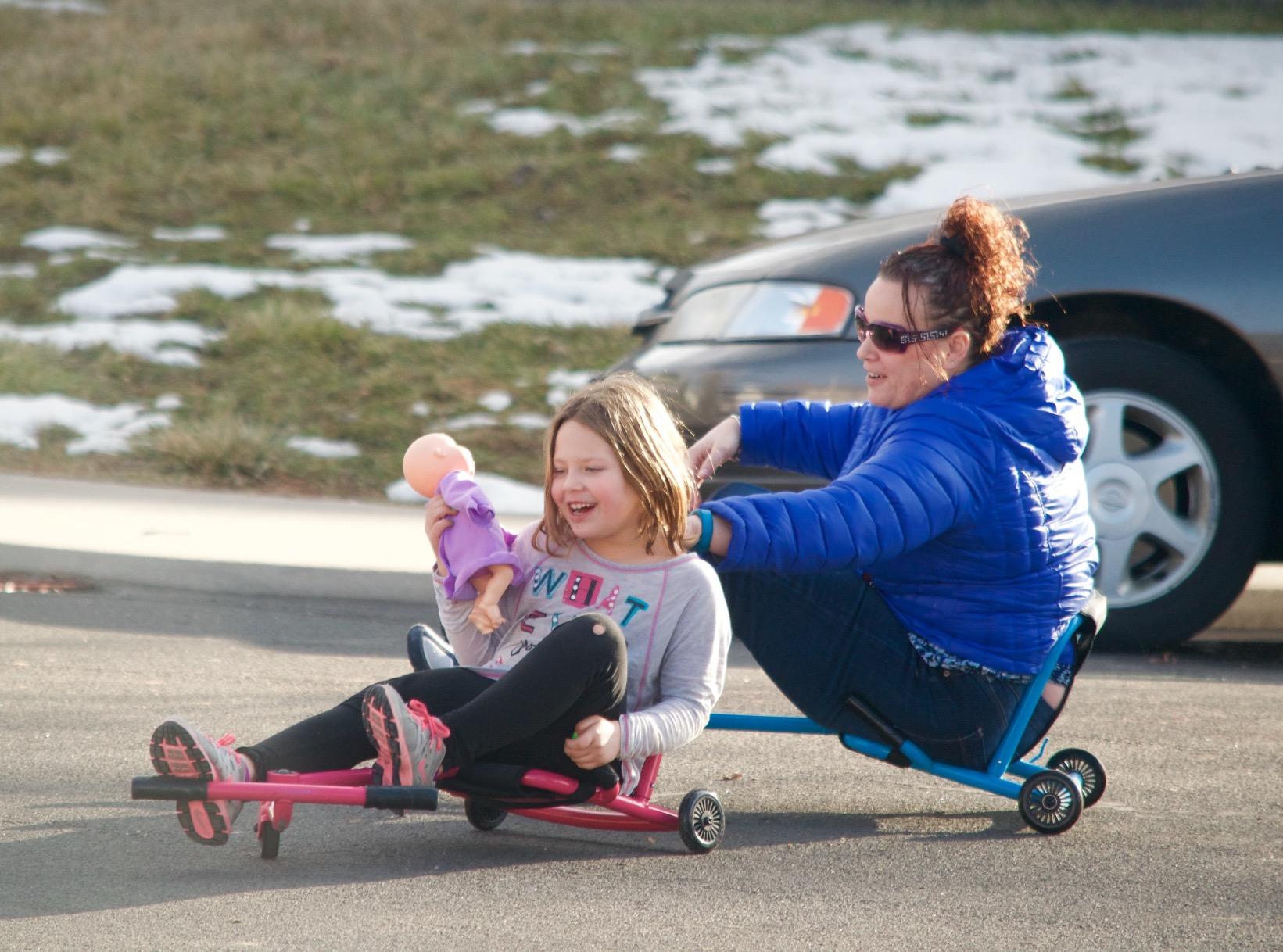 Ezyroller Classic Ride On Toy for Kids Ages 3-12+, Ideal Weight 35-100 lbs customer photo 1