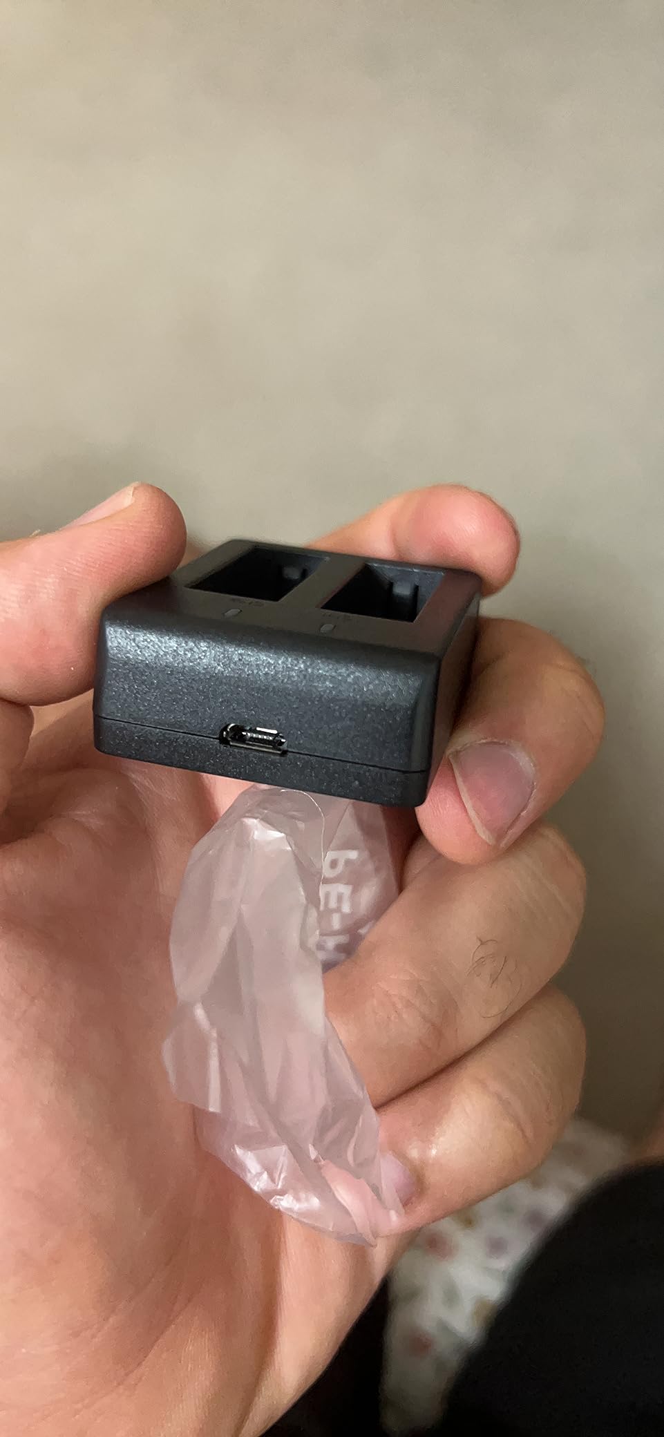 AKASO 2 x 1050mAh Rechargeable Action Camera Battery with USB Dual Charger for AKASO EK7000/EK7000 Pro/Brave 4 Action Camera customer photo 1