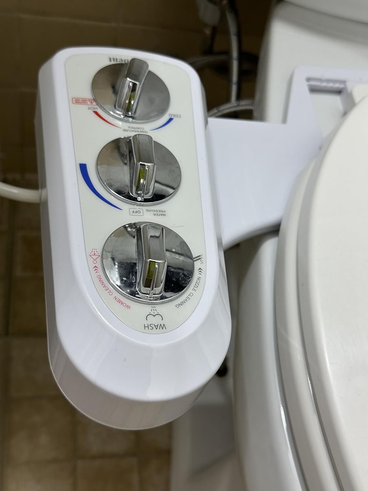 Hibbent Bidet Attachment, Hot & Cold Water Spray Bidet Toilet Seat, White customer photo 2