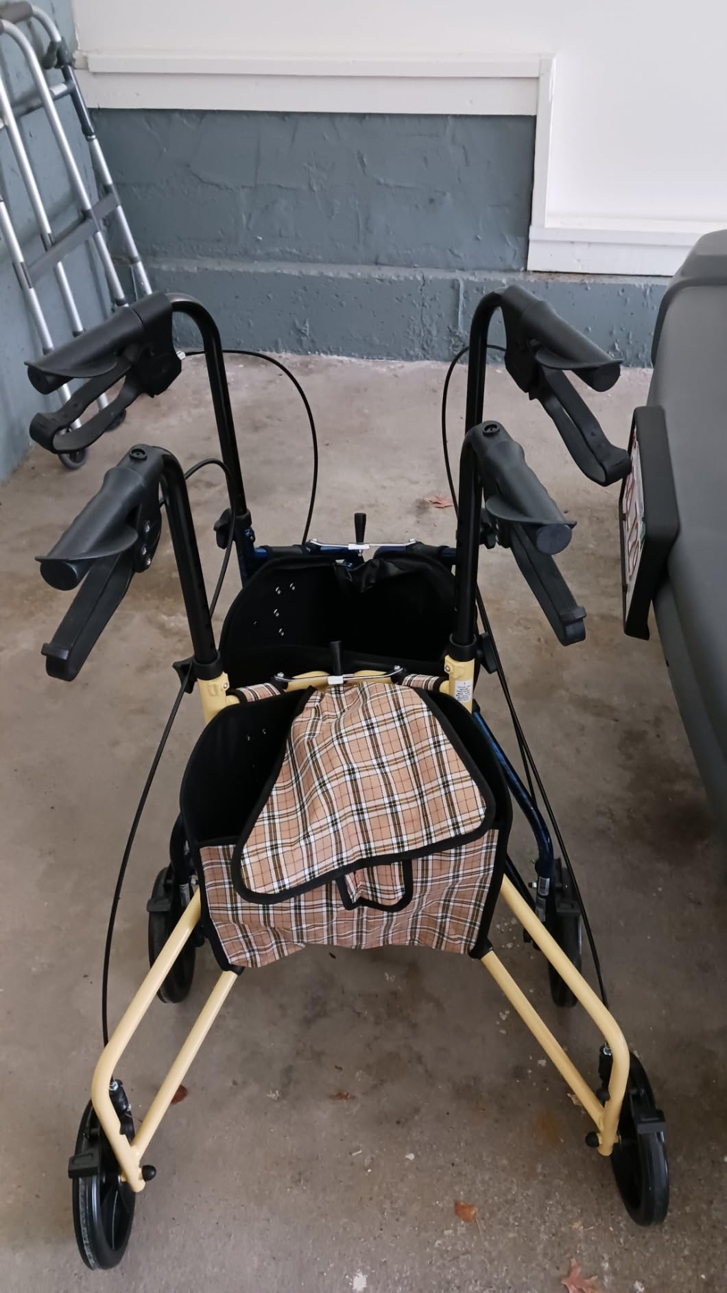 Drive Medical Winnie Lite Supreme Rollator Walker with Wheels, Tan Plaid customer photo 2