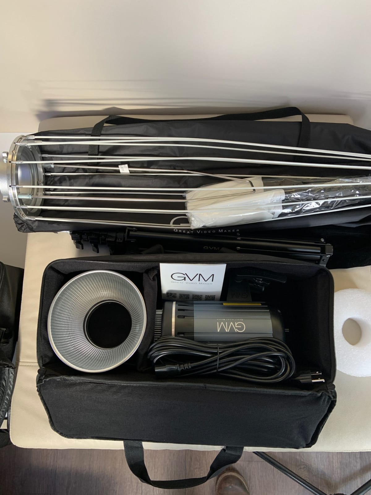 GVM 100W Bi-Color LED Video Light, Photography Lighting with Bowens Mount, APP Control System, Lantern Softbox Video Lighting Kit for YouTube Outdoor Studio, Dimmable 3200K-5600K, CRI 97+ customer photo 1