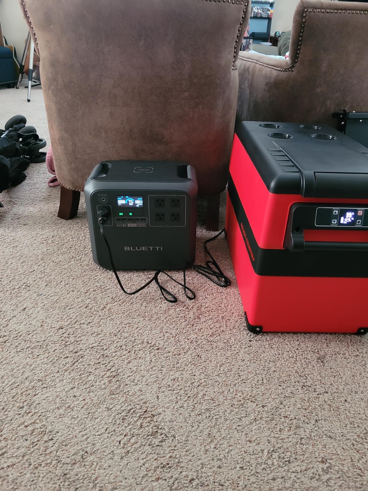 BLUETTI AC180 Solar Generator with 200W Solar Panel Included, 1152Wh 1800W customer photo 1