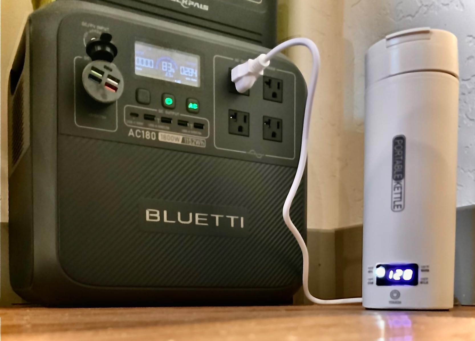 BLUETTI AC180 Solar Generator with 200W Solar Panel Included, 1152Wh 1800W customer photo 2