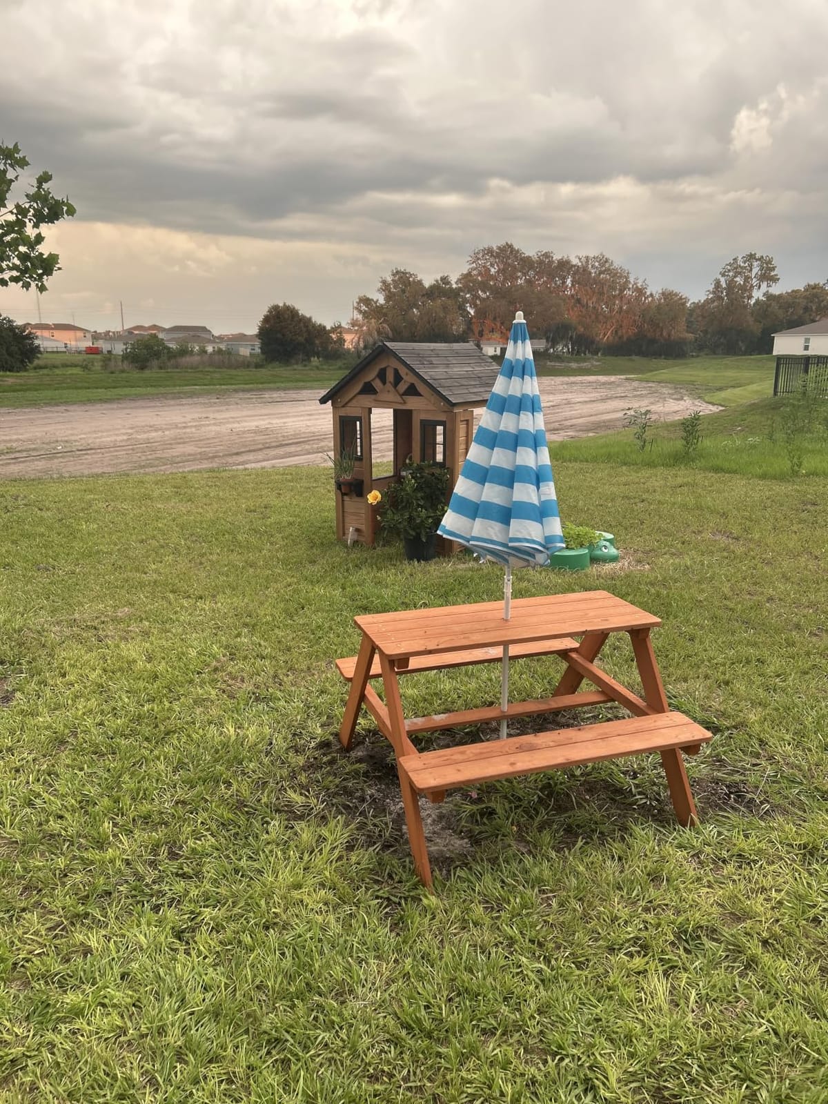 Best Choice Products Wooden Kids Picnic Table with Umbrella, Outdoor Activity Table Set with Built-in Benches, 220 lb Capacity per Bench - Navy customer photo 1