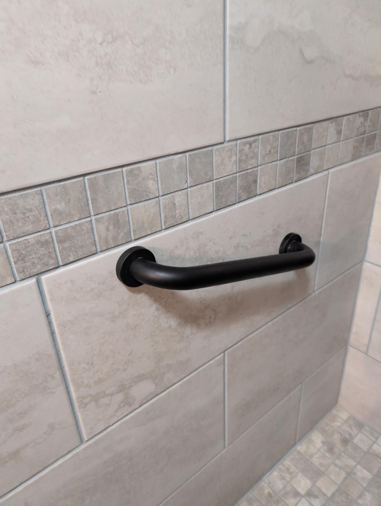 FANHAO 2 Pack Shower Grab Bar, 16 Inch Stainless Steel Bathroom Grab Bar with Anti-Slip Knurled Grip, Shower Handle Bath Handle, Safety Bars for Shower Chair Bench, Senior, Elderly, Handicap customer photo 1