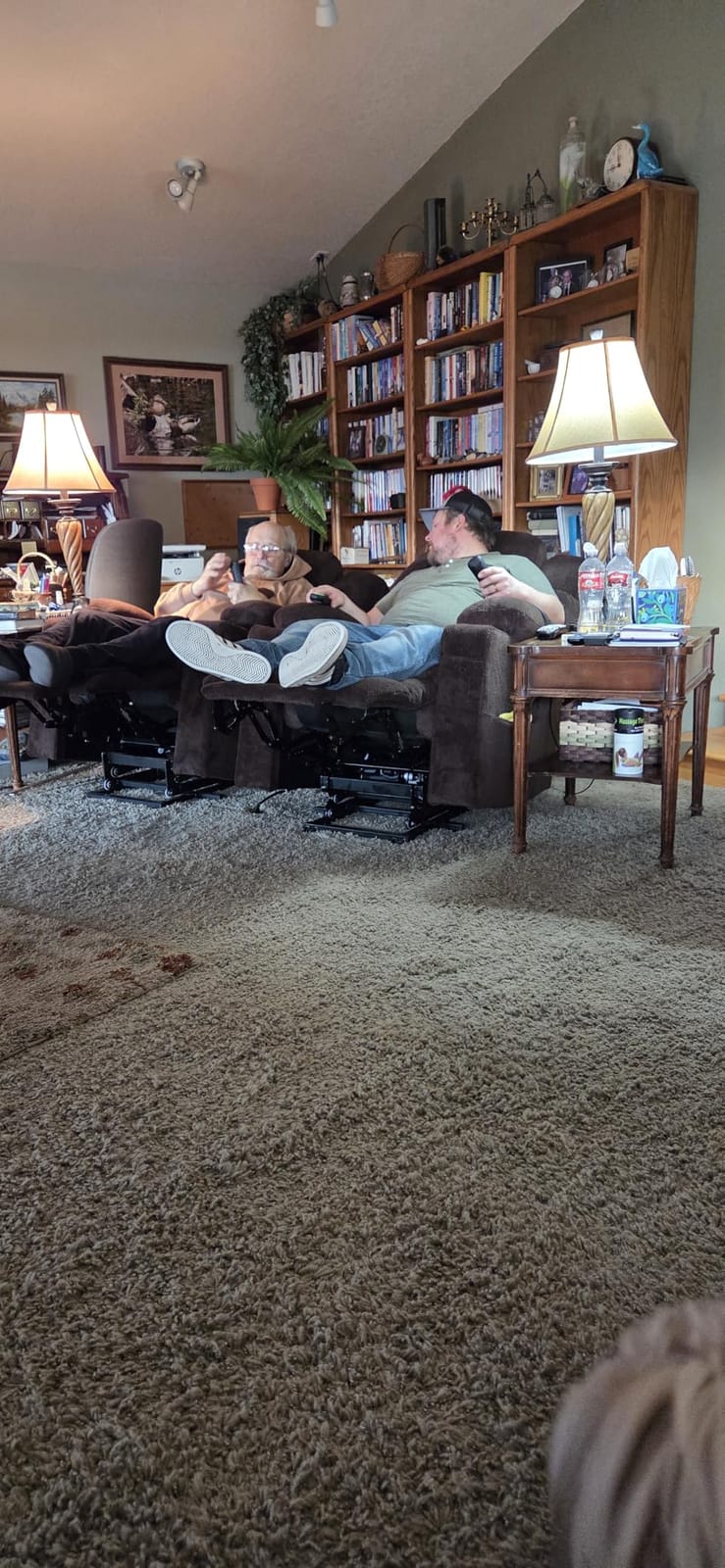 MCombo 3 Motor Lay Flat Power Lift Recliner for Elderly R7635 (Large-Wide) customer photo 1