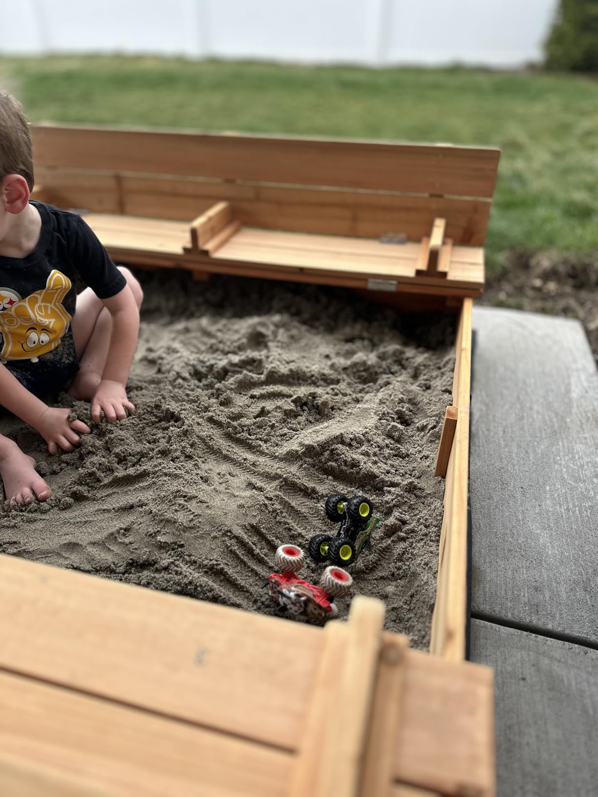 Play22 Large Outdoor Wooden Kids Sandbox with Lid that Converts to Benches customer photo 2