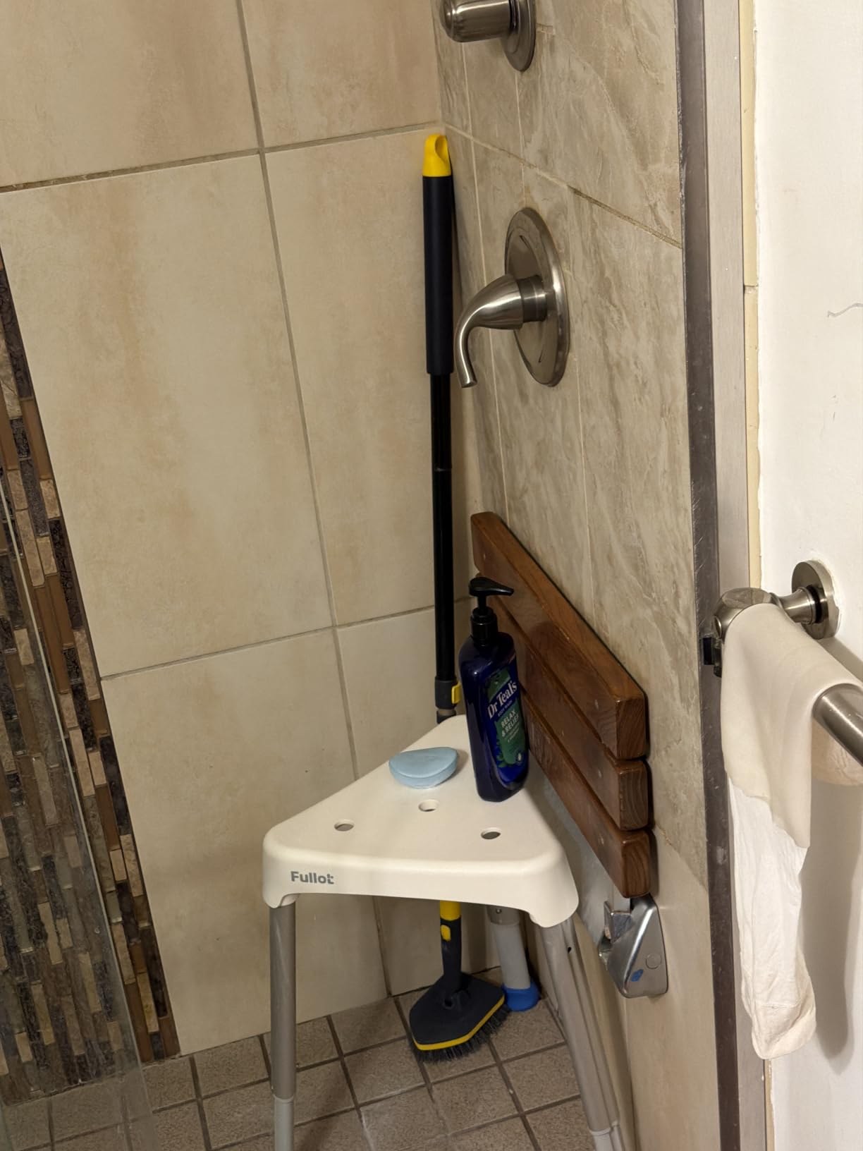 FULLOT Space-Saving Triangular Shower Chair for Inside Shower, 400 lbs customer photo 2