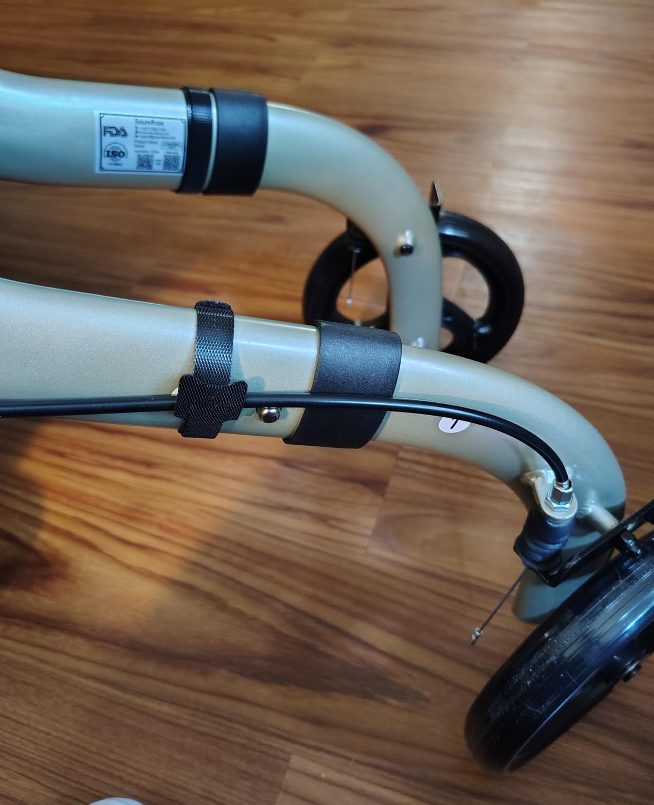 soundfuse Lightweight 3 Wheel Walkers for Seniors, Foldable Aluminum Frame customer photo 1