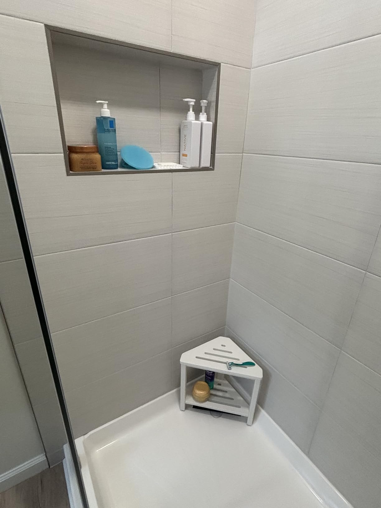 Shower Foot Rest 15in, HDPE Waterproof Shower Stool for Inside Shower, Corner Shower Stool for Shaving Legs with Storage Shelf for Small Space, Shower Step Stool, Plastic Corner Shower Bench, White customer photo 1
