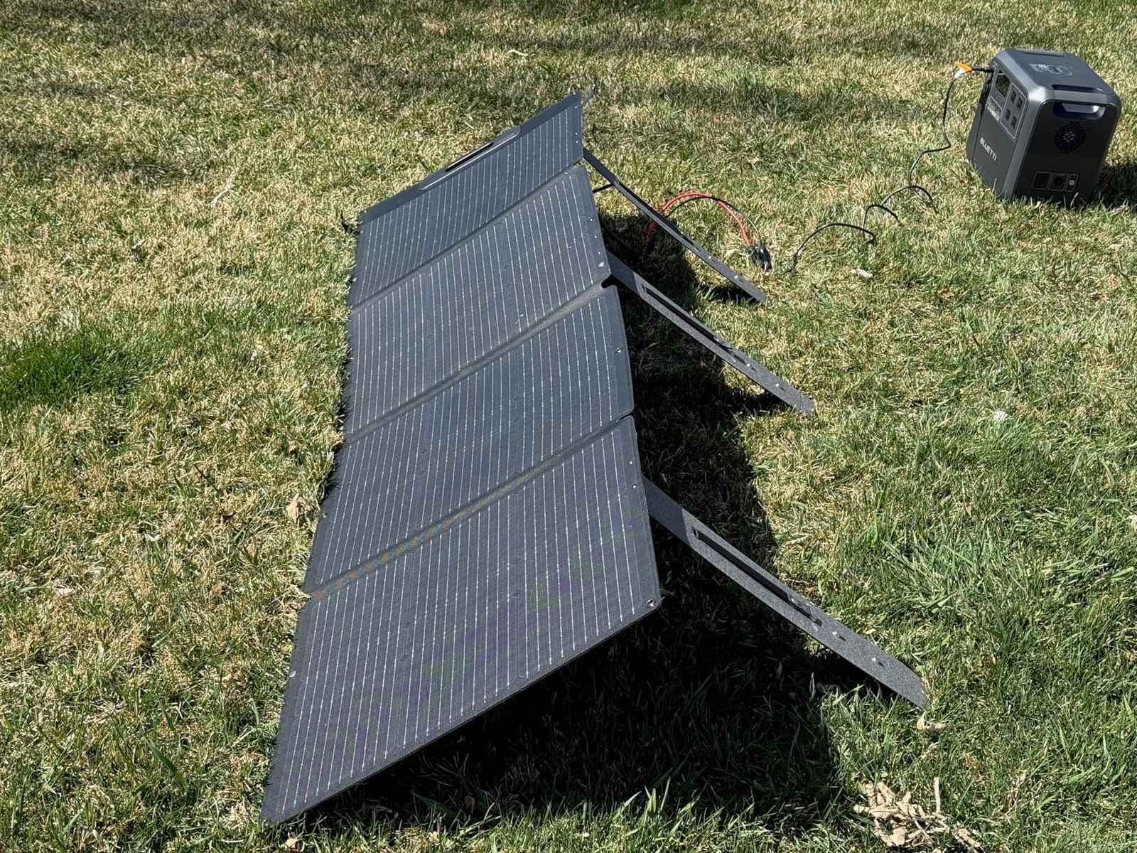 BLUETTI AC200PL Solar Generator & 200W Solar Panel Included 2304Wh LiFePO4 customer photo 2