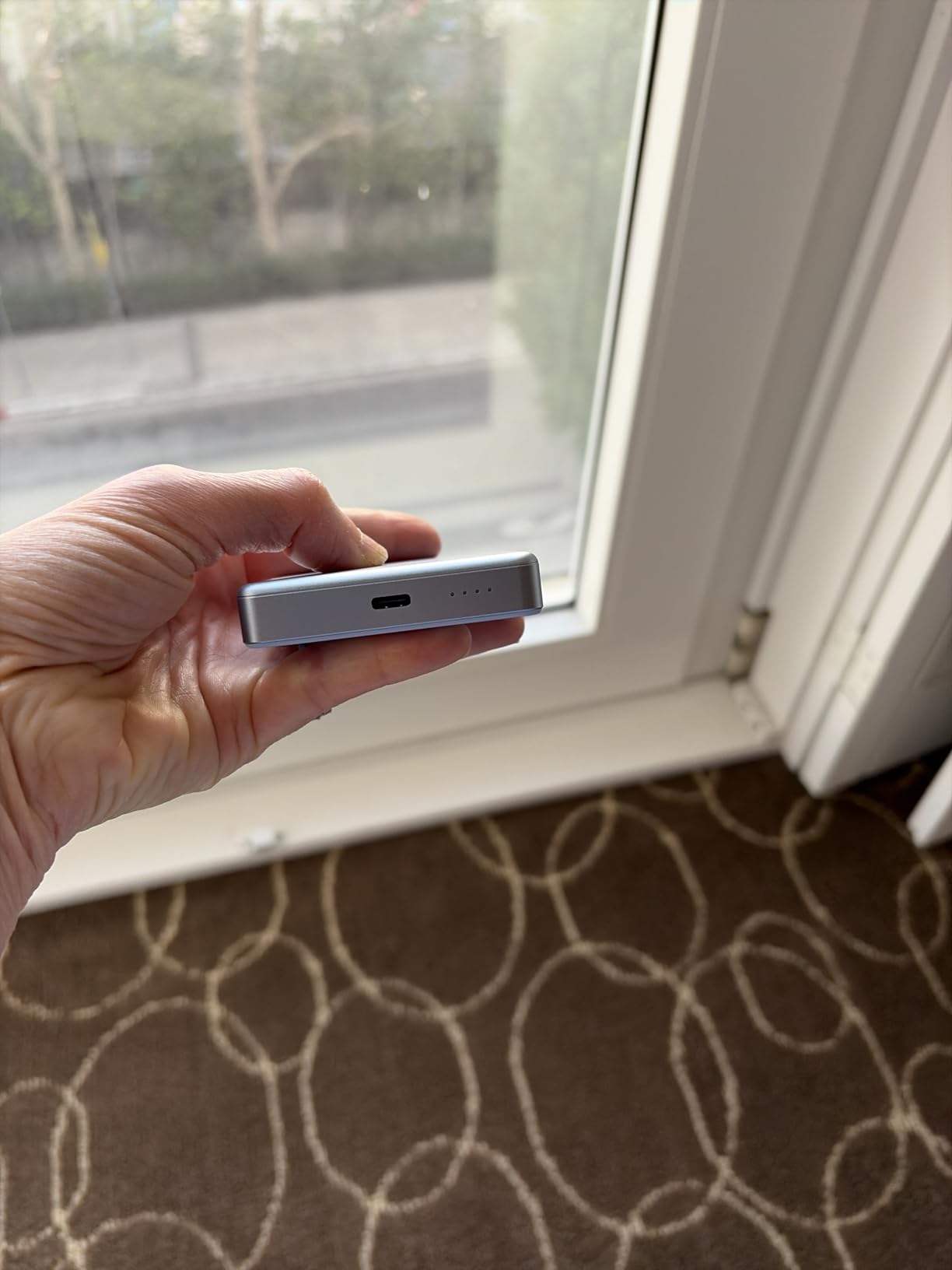 ULiXWH 10,000mAh for MagSafe Power Bank Ultra-Slim Fast Charging for Travel customer photo 2